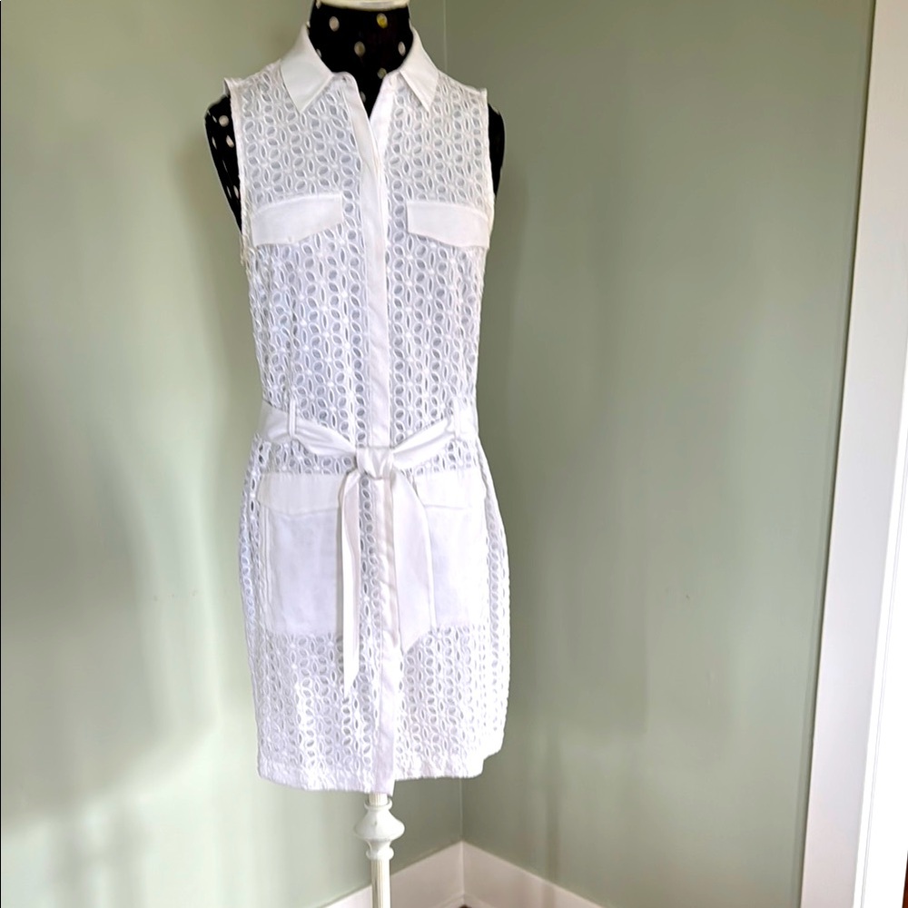 White Lace Sleeveless Dress with Belt